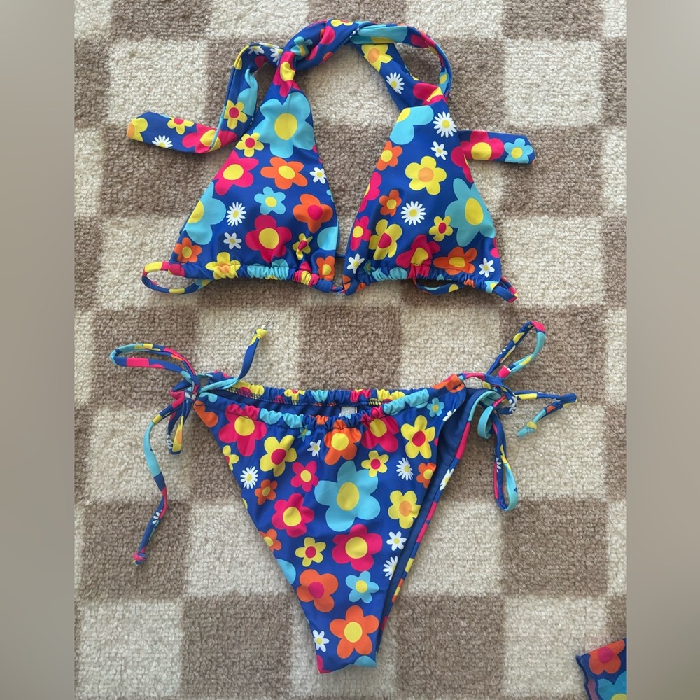 blue floral bikini & skirt set💙